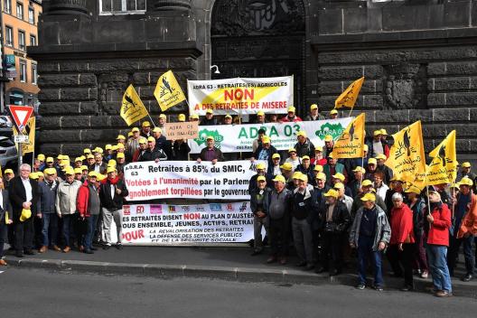prefecture-manif-retraites-agricoles_4517849.jpeg